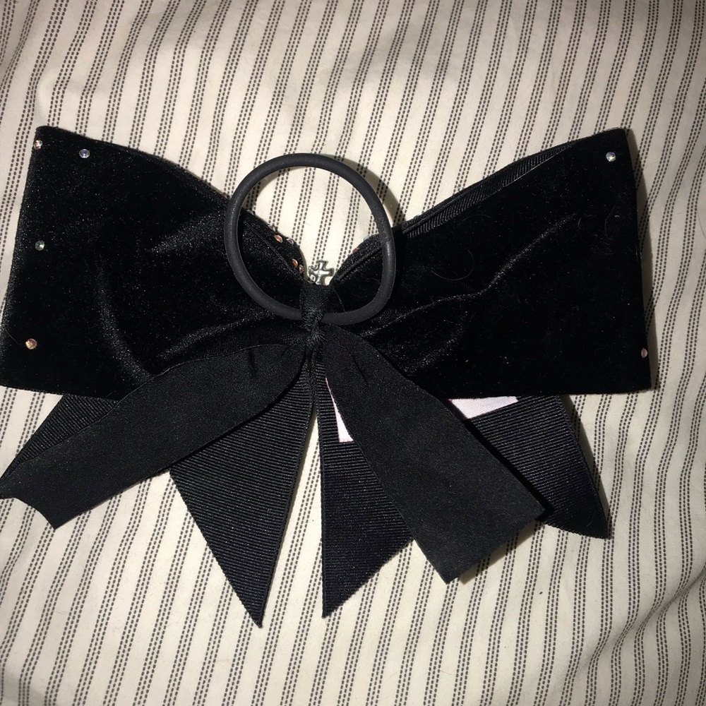 Cheer bow - Picture 2 of 3
